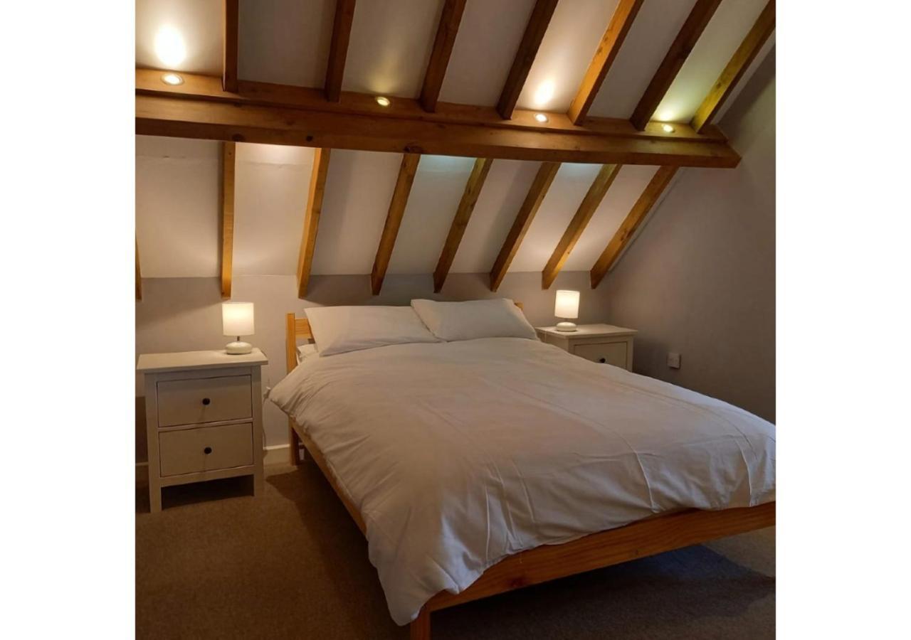 Bishops Farm Apartment ธอร์นบิวรี ภายนอก รูปภาพ